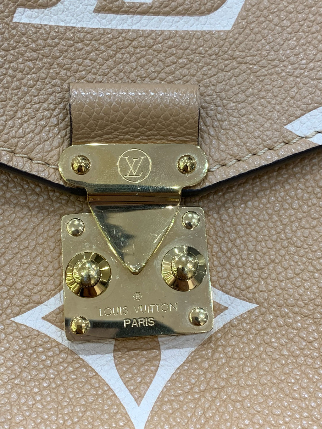 Louis Vuitton Pochette Métis Messenger Bag 25 x 19 x 7 M45773