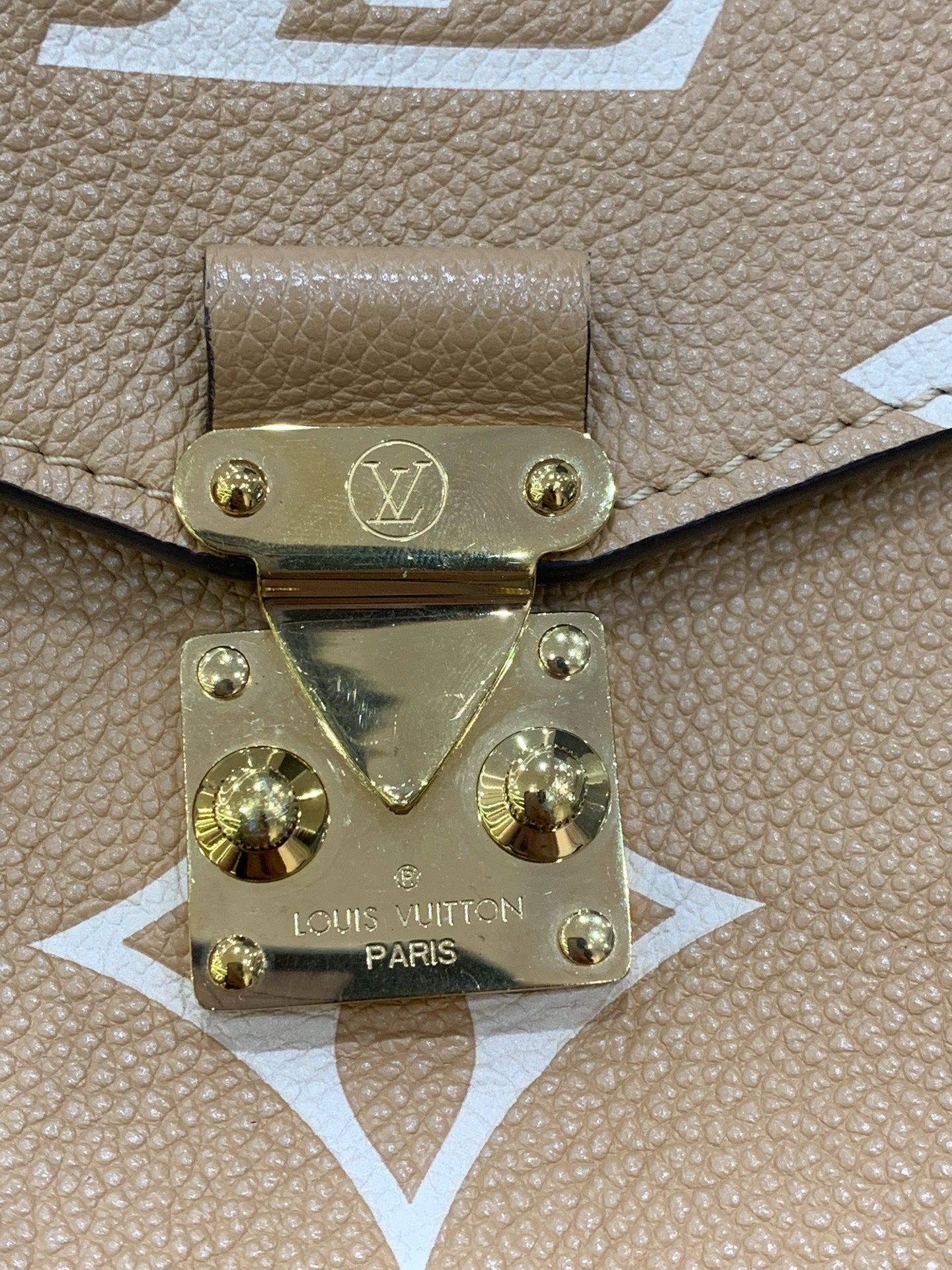 Louis Vuitton Pochette Métis Messenger Bag 25 x 19 x 7 M45773