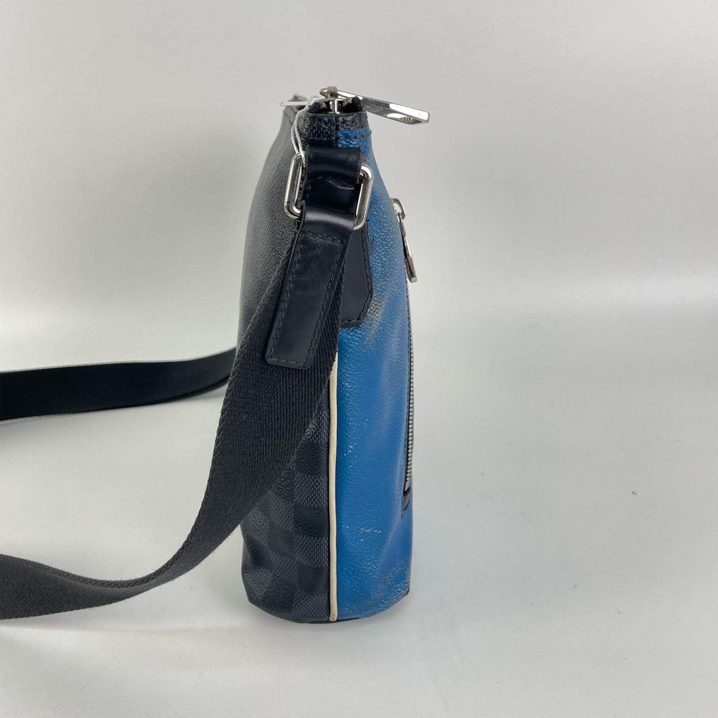 Louis Vuitton Messenger Bag