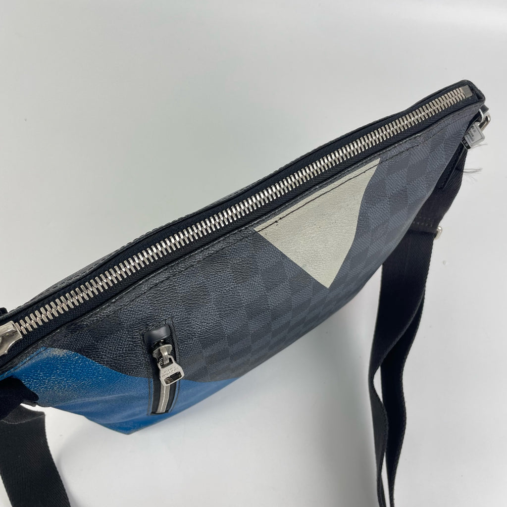 Louis Vuitton Messenger Bag
