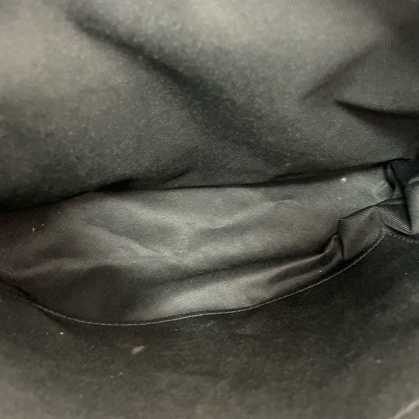 Louis Vuitton Messenger Bag