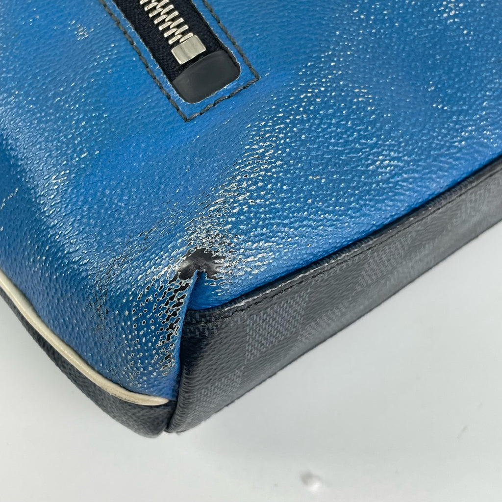 Louis Vuitton Messenger Bag