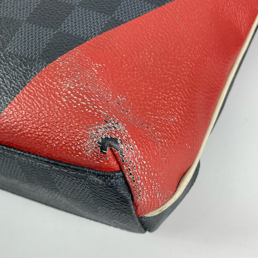 Louis Vuitton Messenger Bag