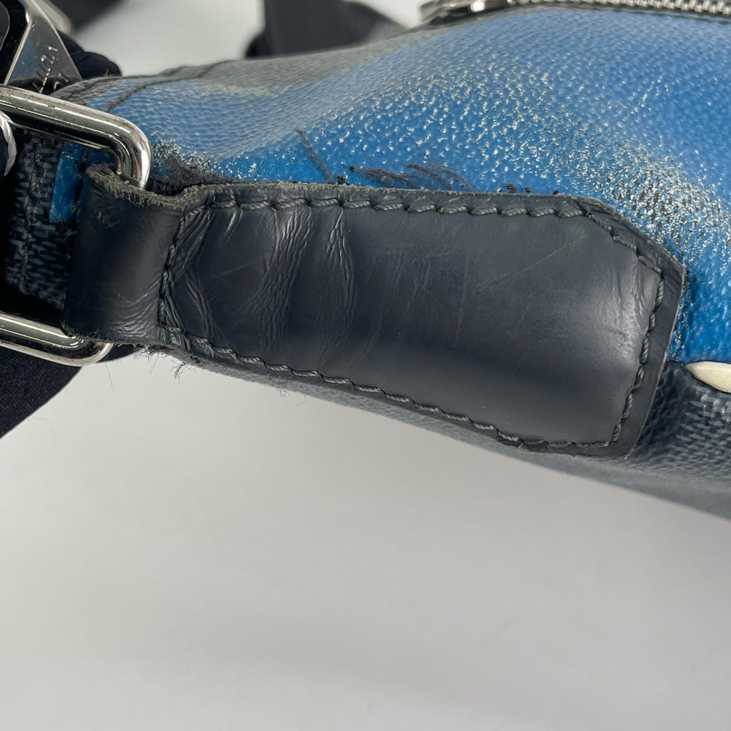 Louis Vuitton Messenger Bag