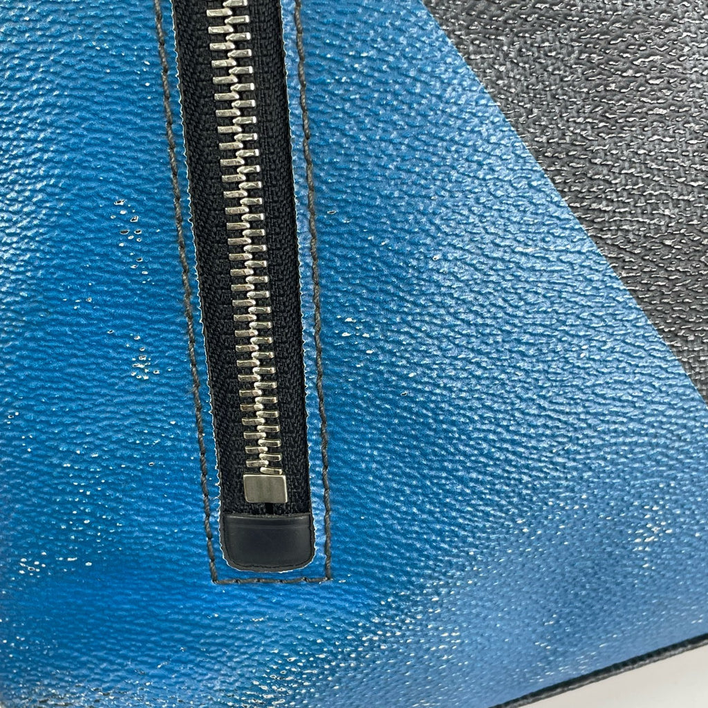 Louis Vuitton Messenger Bag