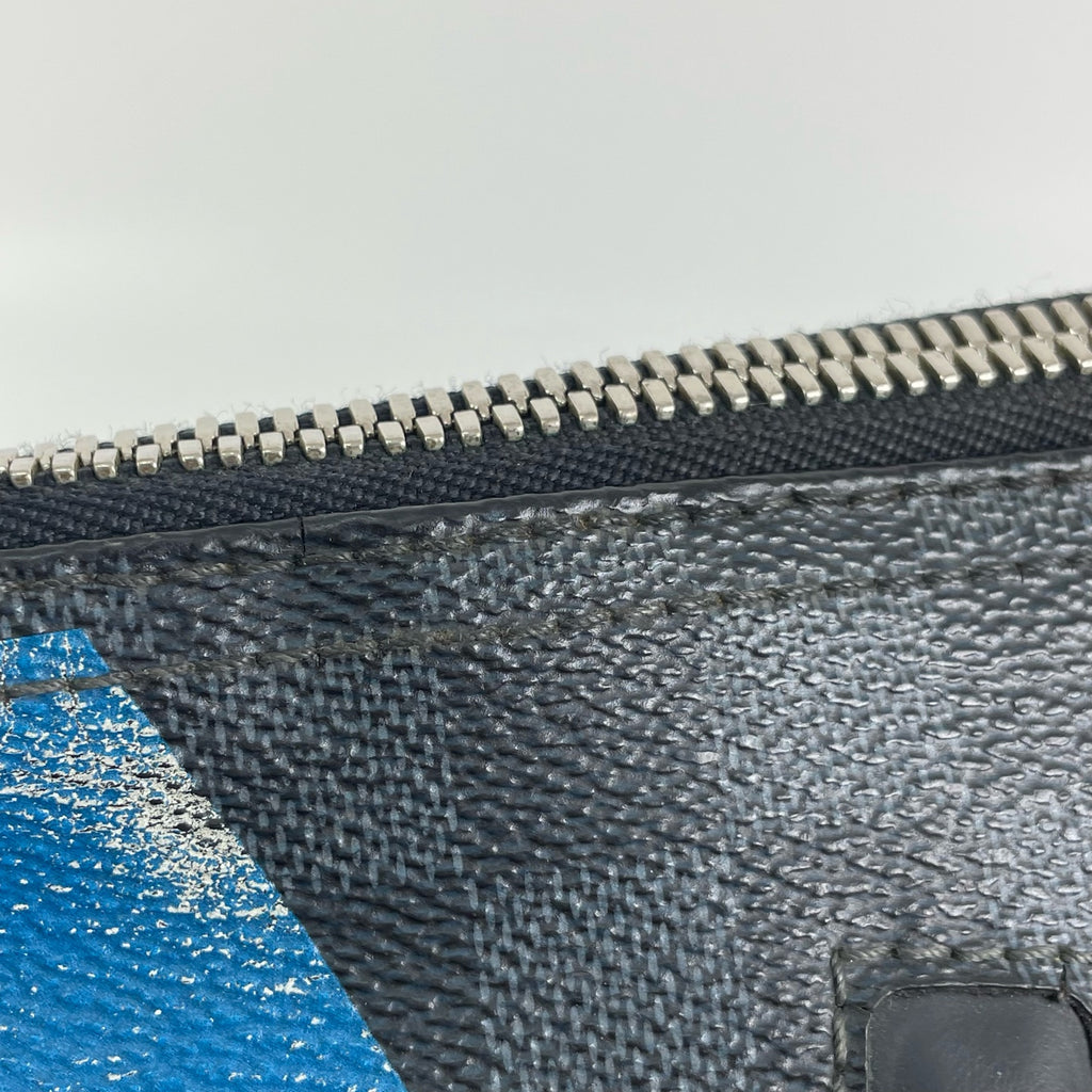 Louis Vuitton Messenger Bag