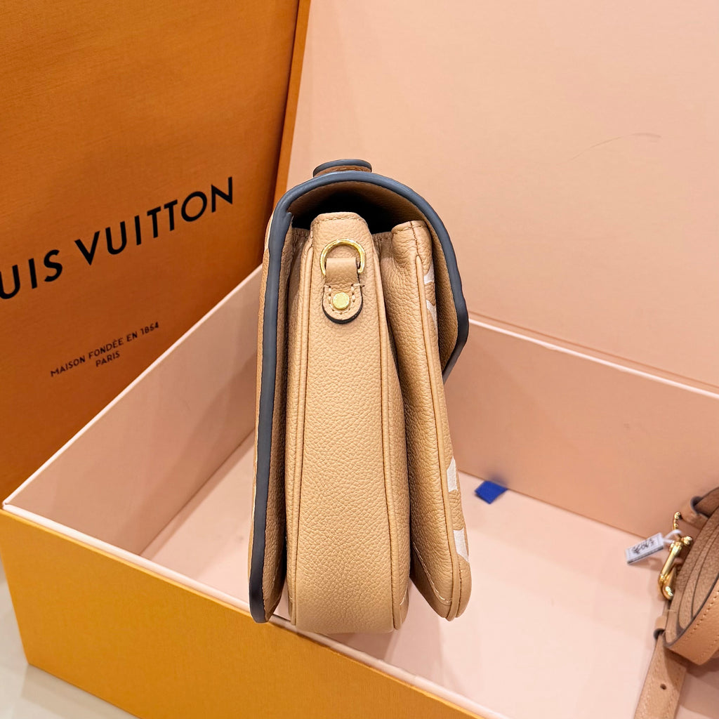 Louis Vuitton Pochette Métis Messenger Bag 25 x 19 x 7 M45773