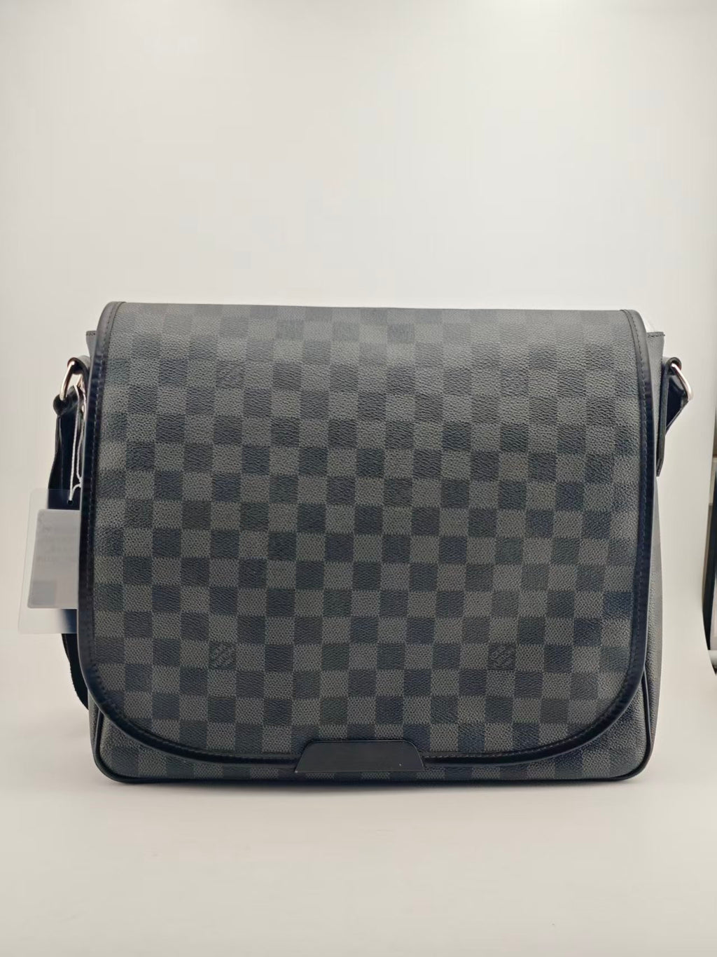 Louis Vuitton Messenger Bag