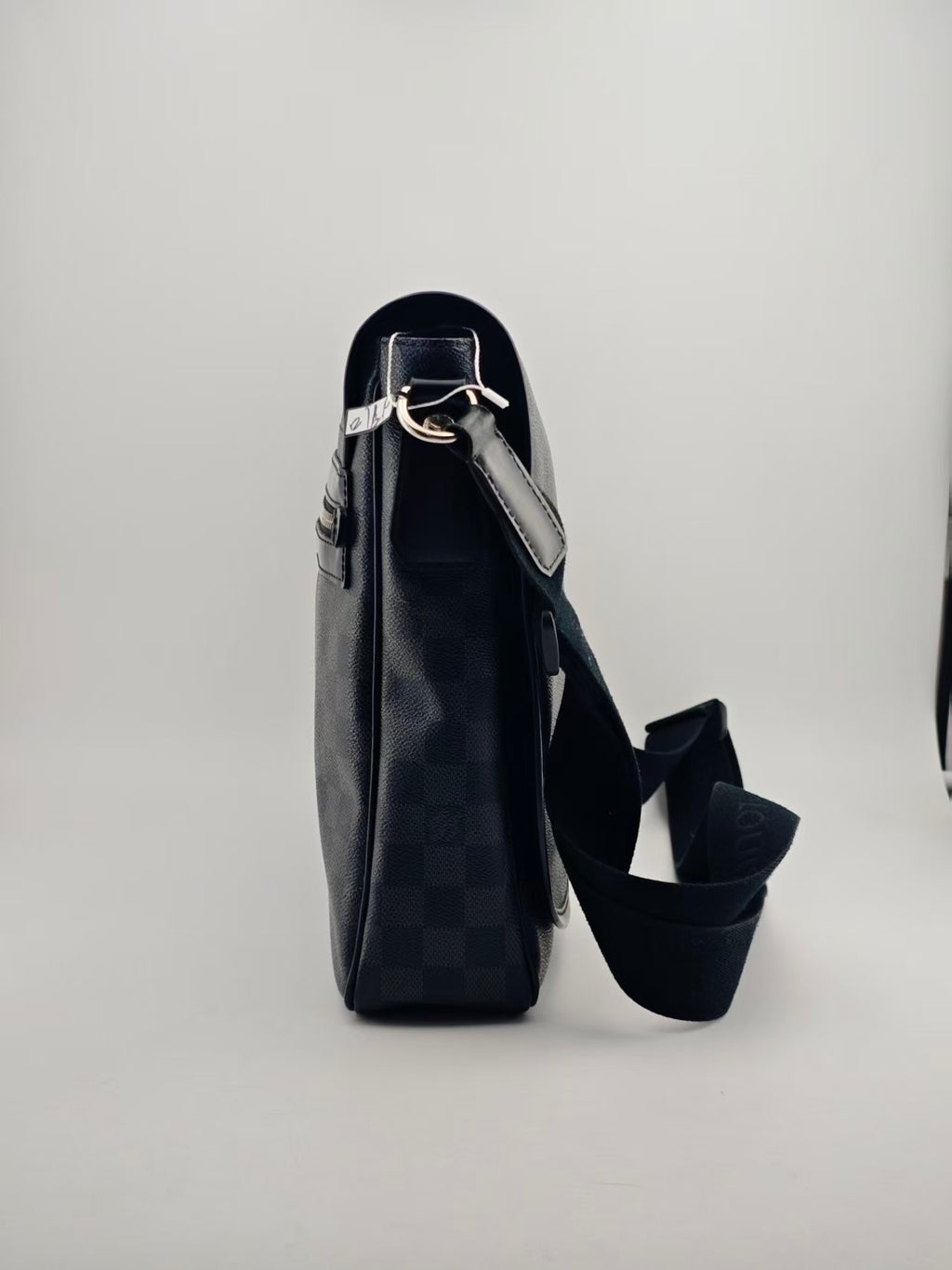 Louis Vuitton Messenger Bag