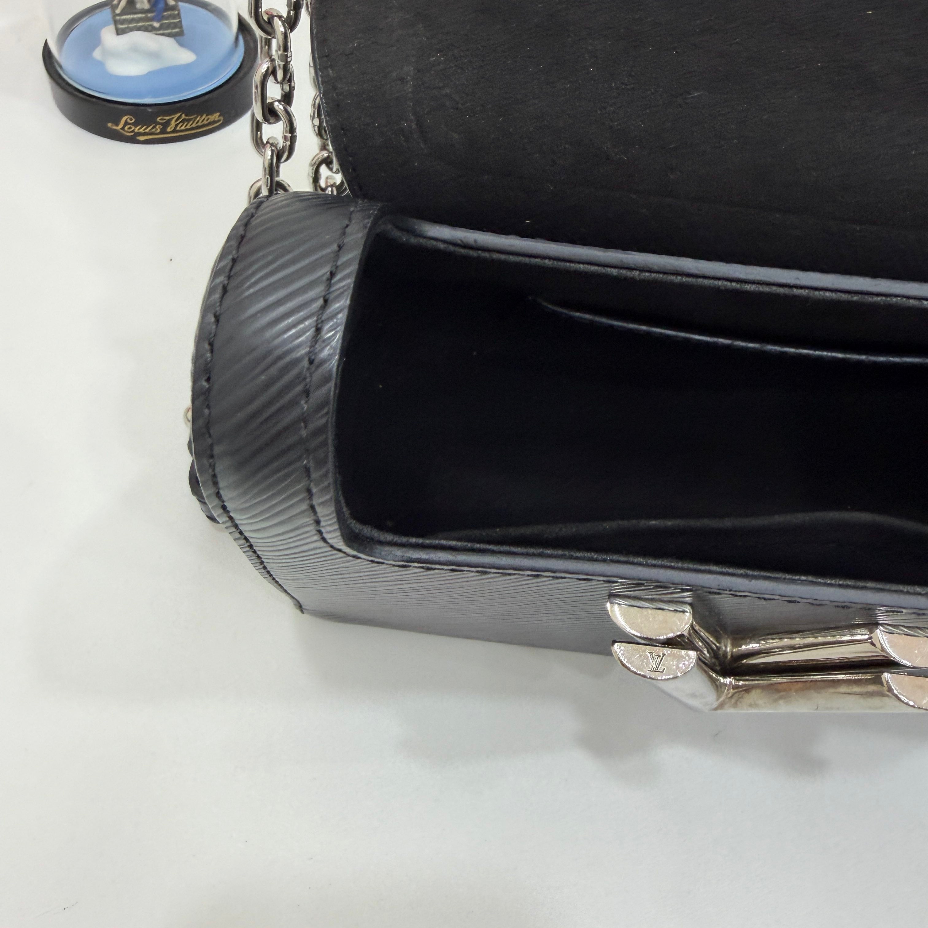 Louis Vuitton Crossbody M50332