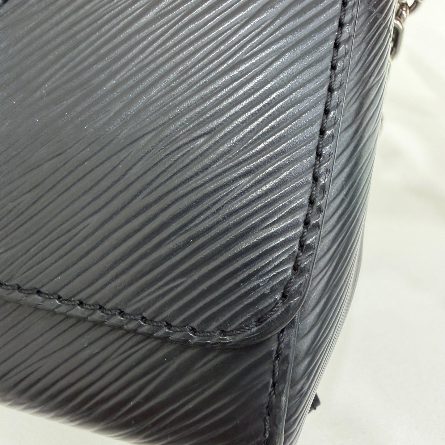 Louis Vuitton Crossbody M50332