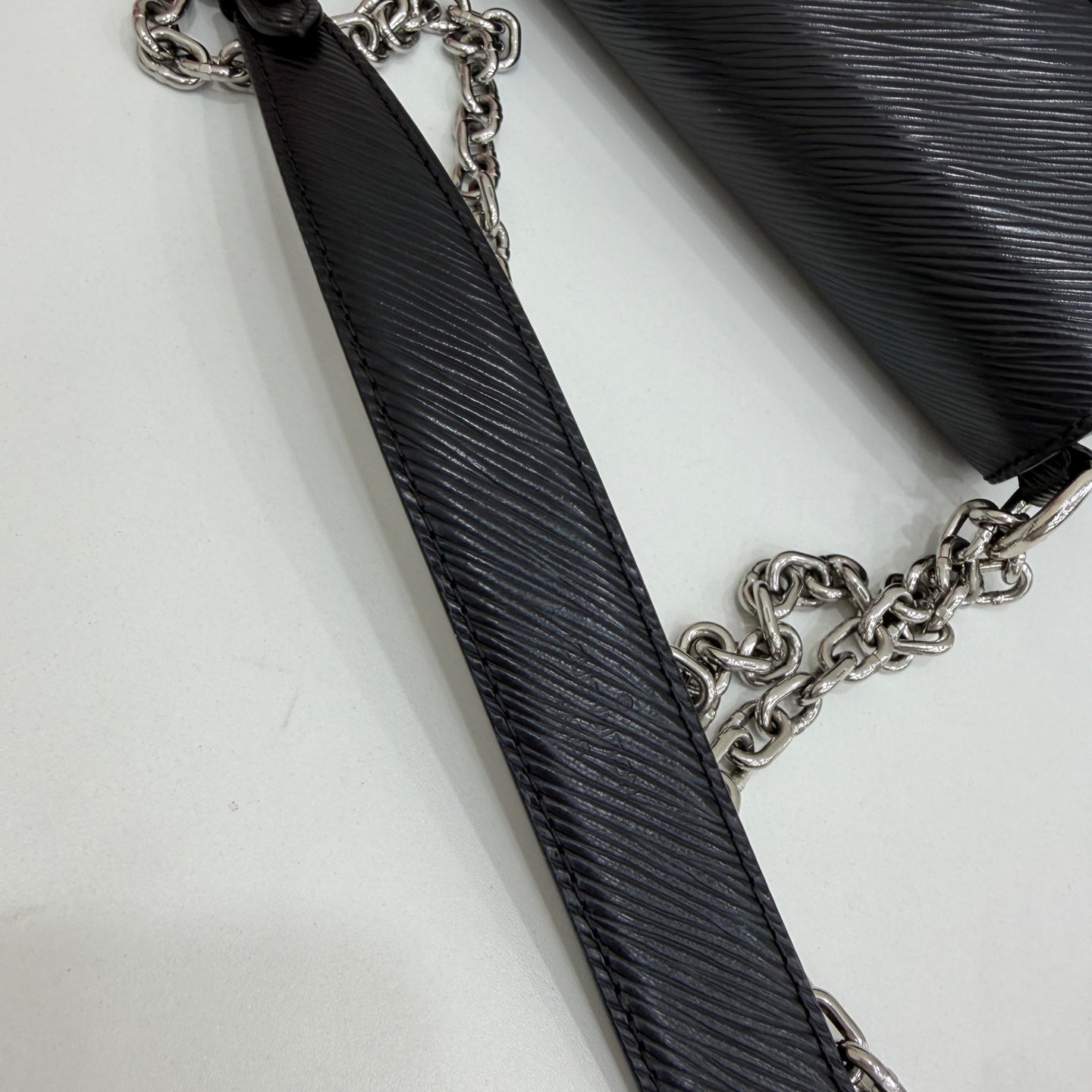 Louis Vuitton Crossbody M50332