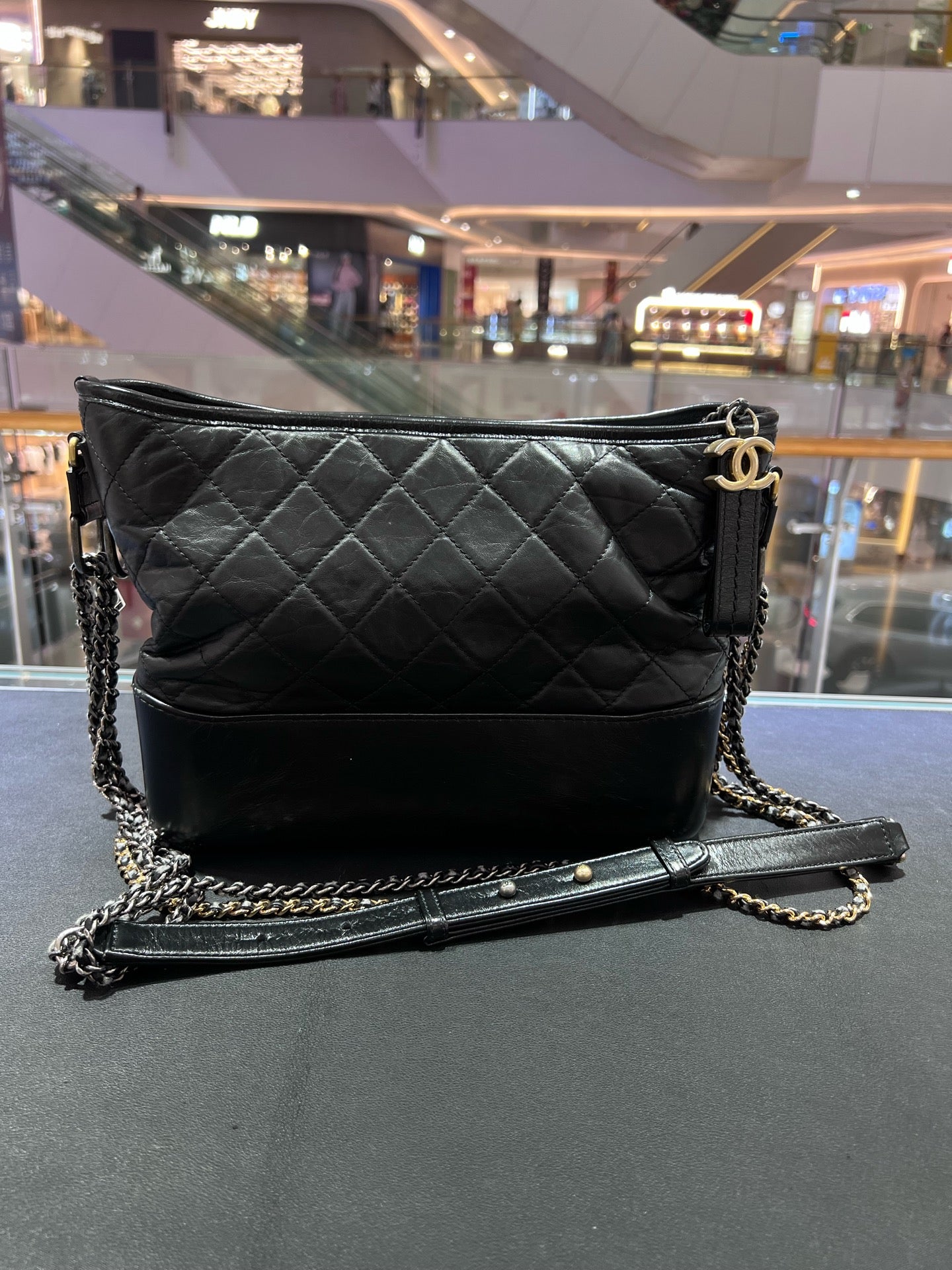 Chanel Medium-sized shoulder crossbody bag Crossbody AS1582-B03034-94305