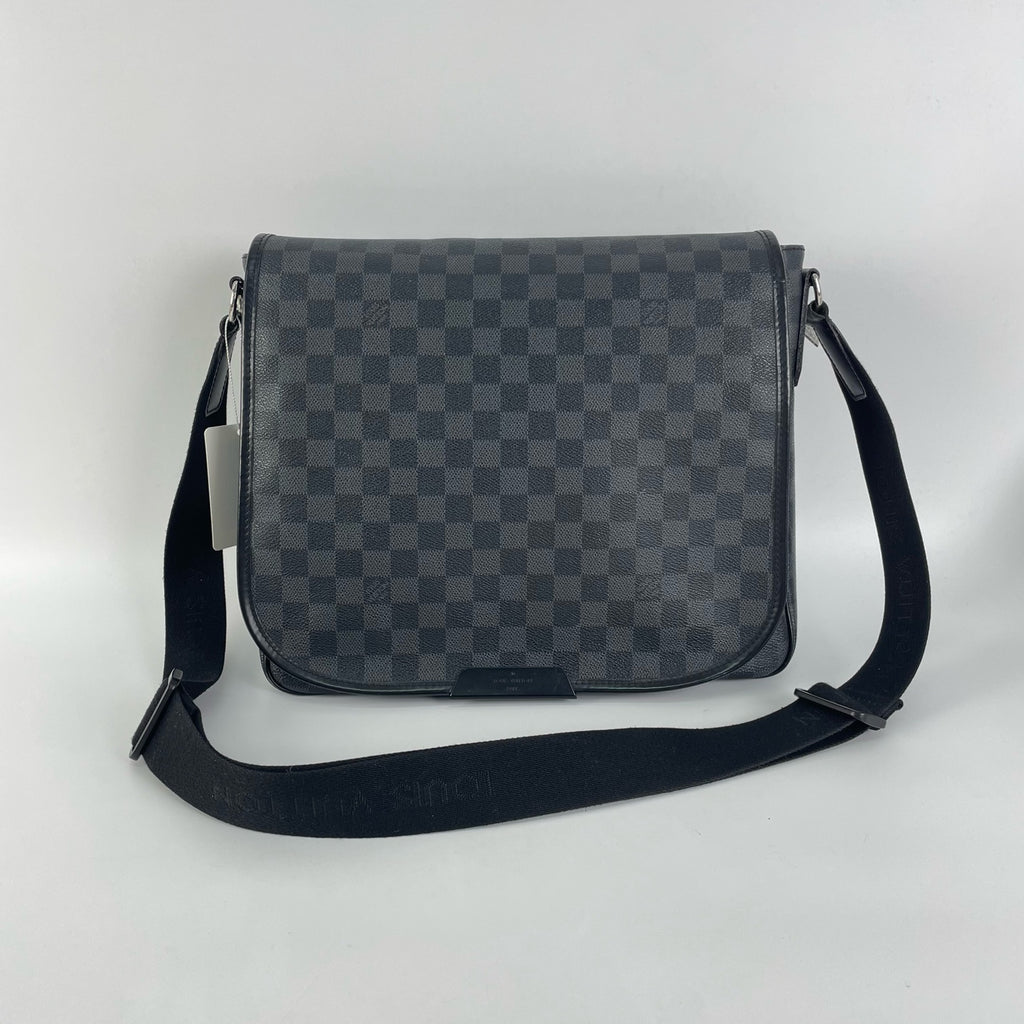 Louis Vuitton Messenger Bag
