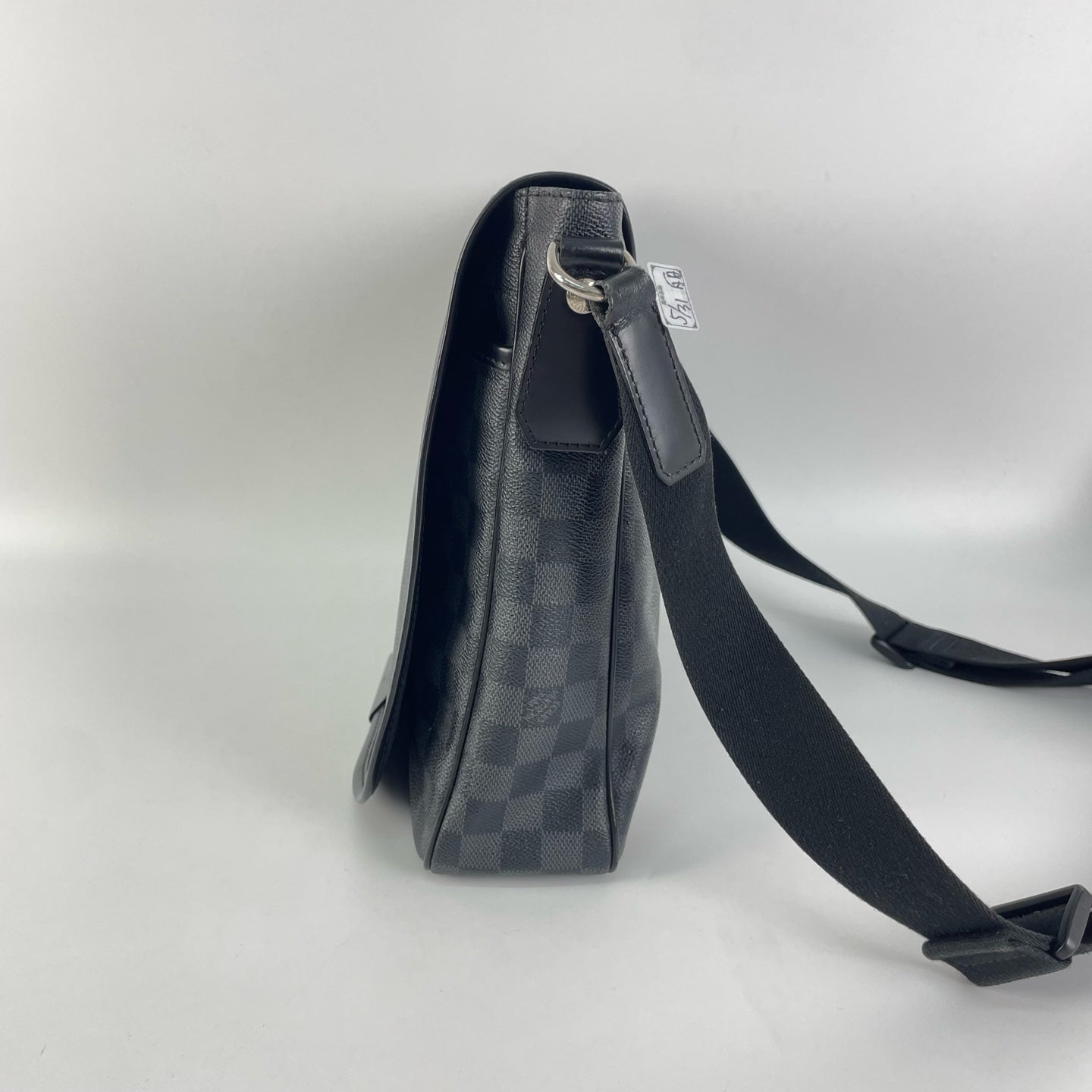 Louis Vuitton Messenger Bag