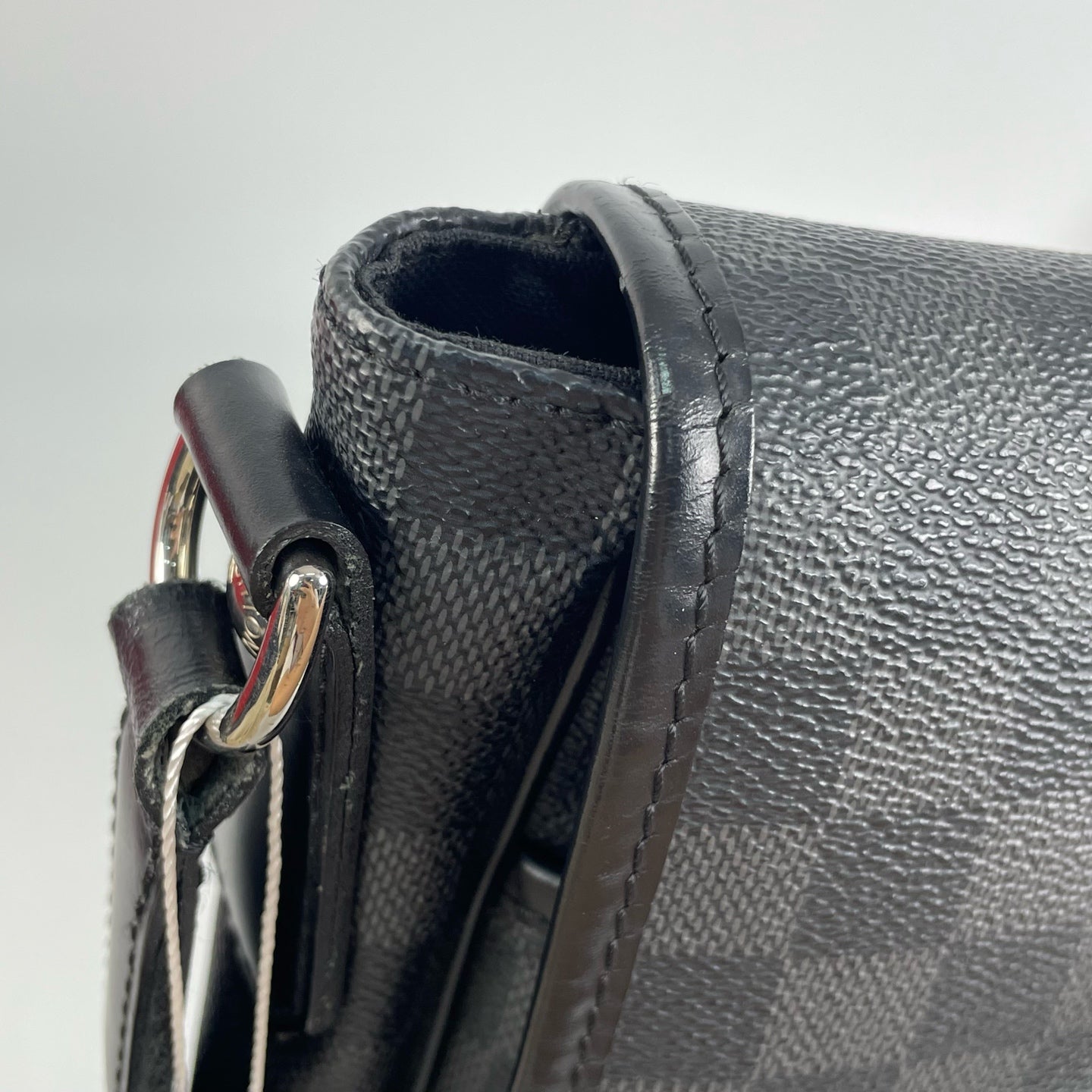 Louis Vuitton Messenger Bag