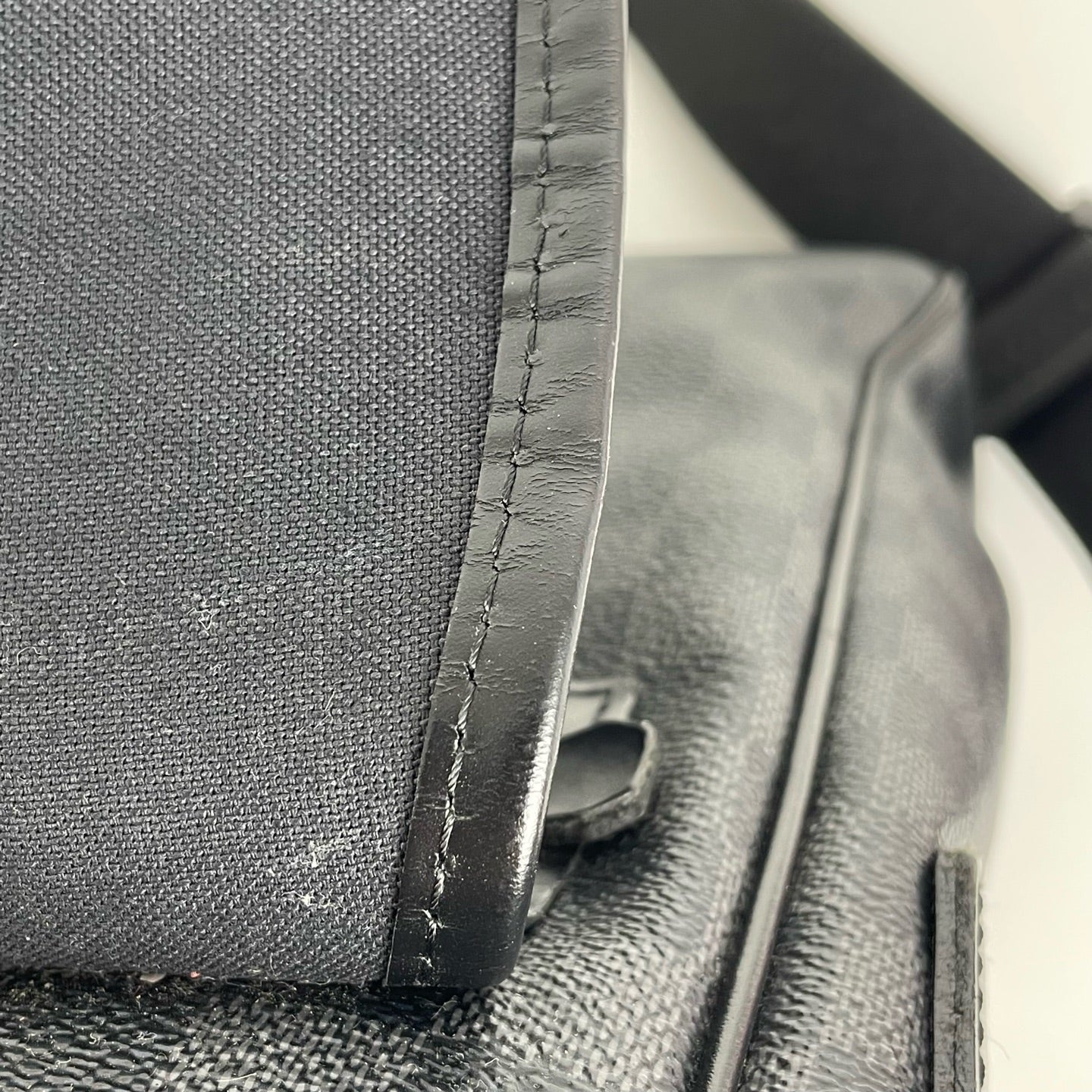 Louis Vuitton Messenger Bag