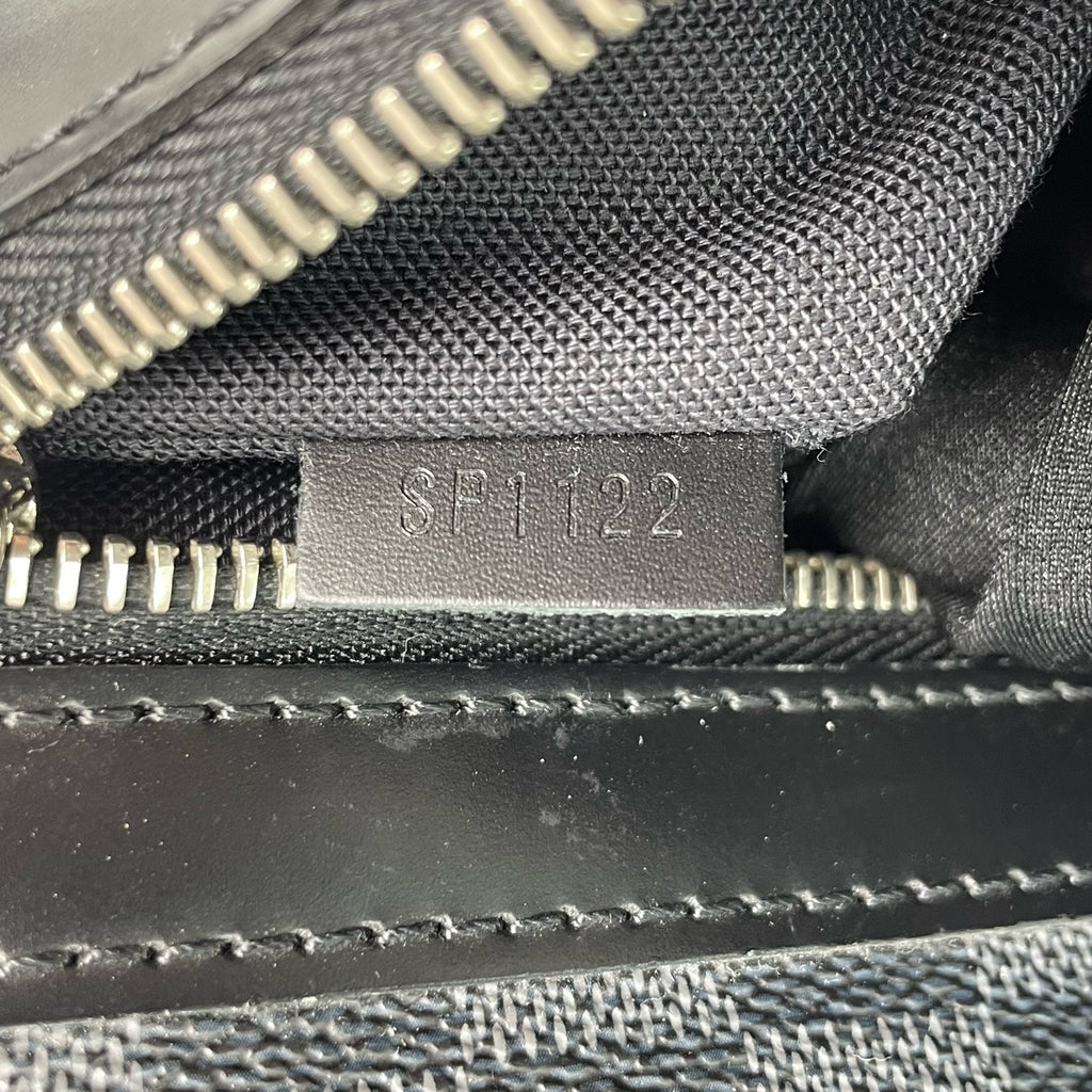 Louis Vuitton Messenger Bag