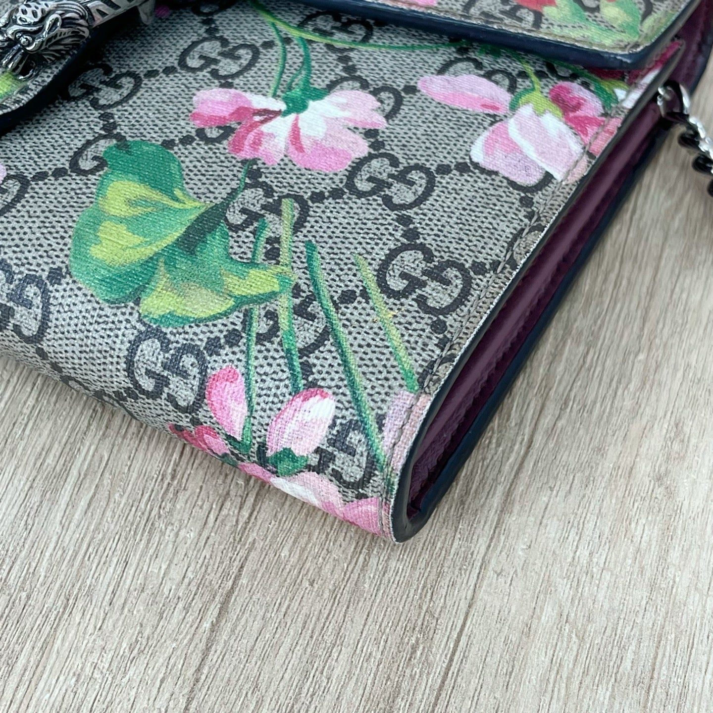 Gucci 401231KU2AN8693