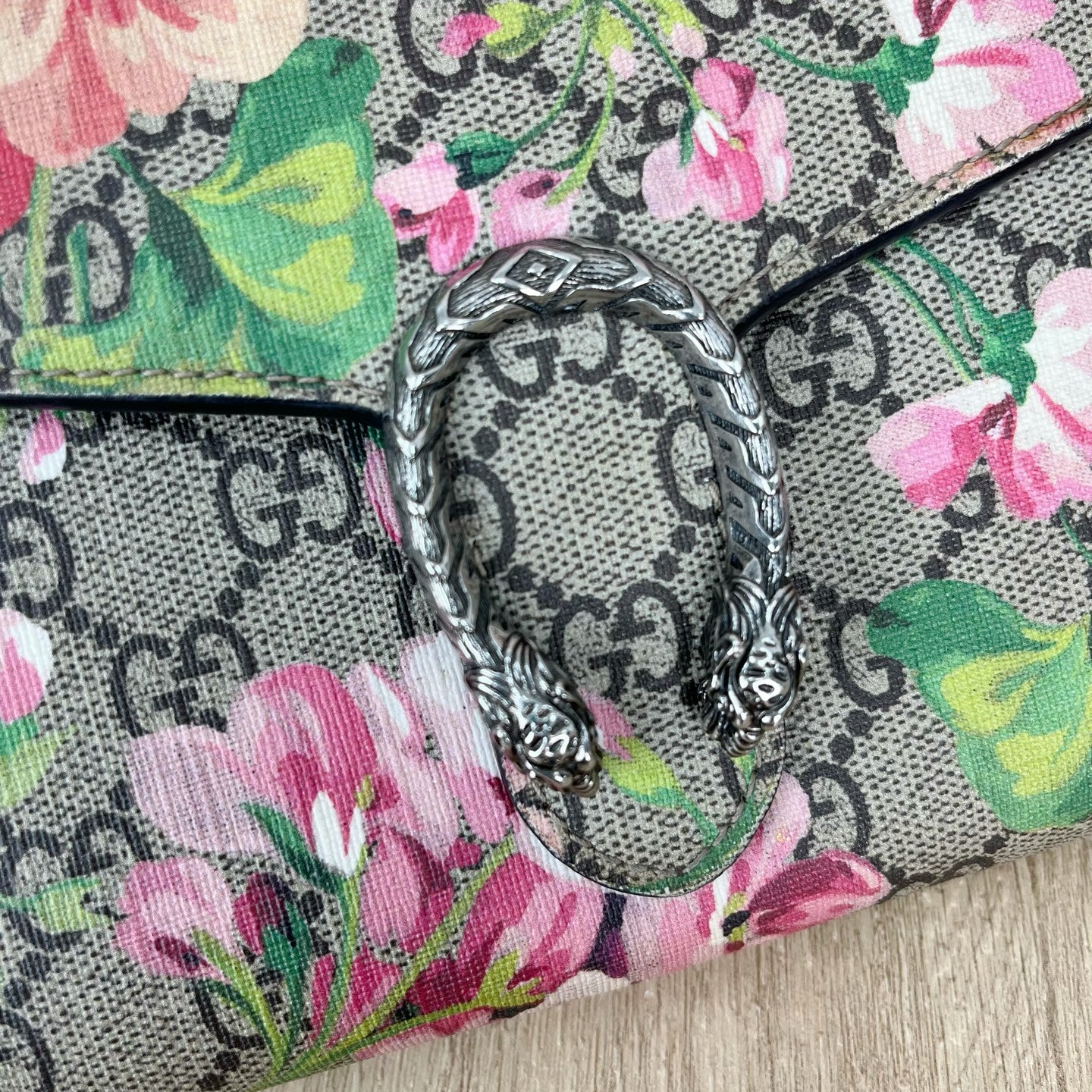 Gucci 401231KU2AN8693