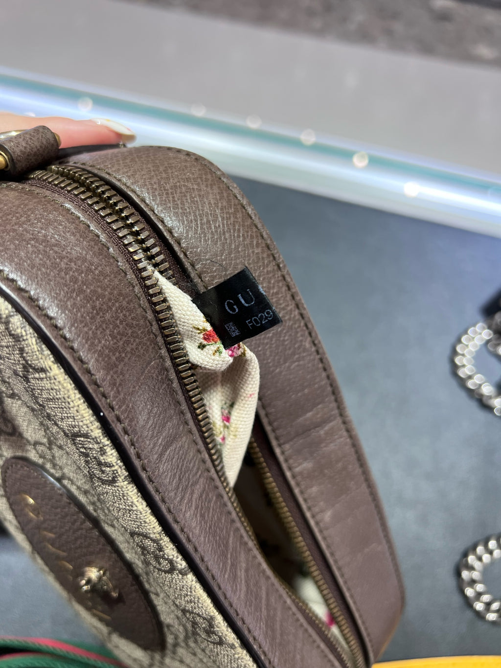 Gucci Neo Vintage GG Supreme canvas messenger bag 476466 K9GVT 8856