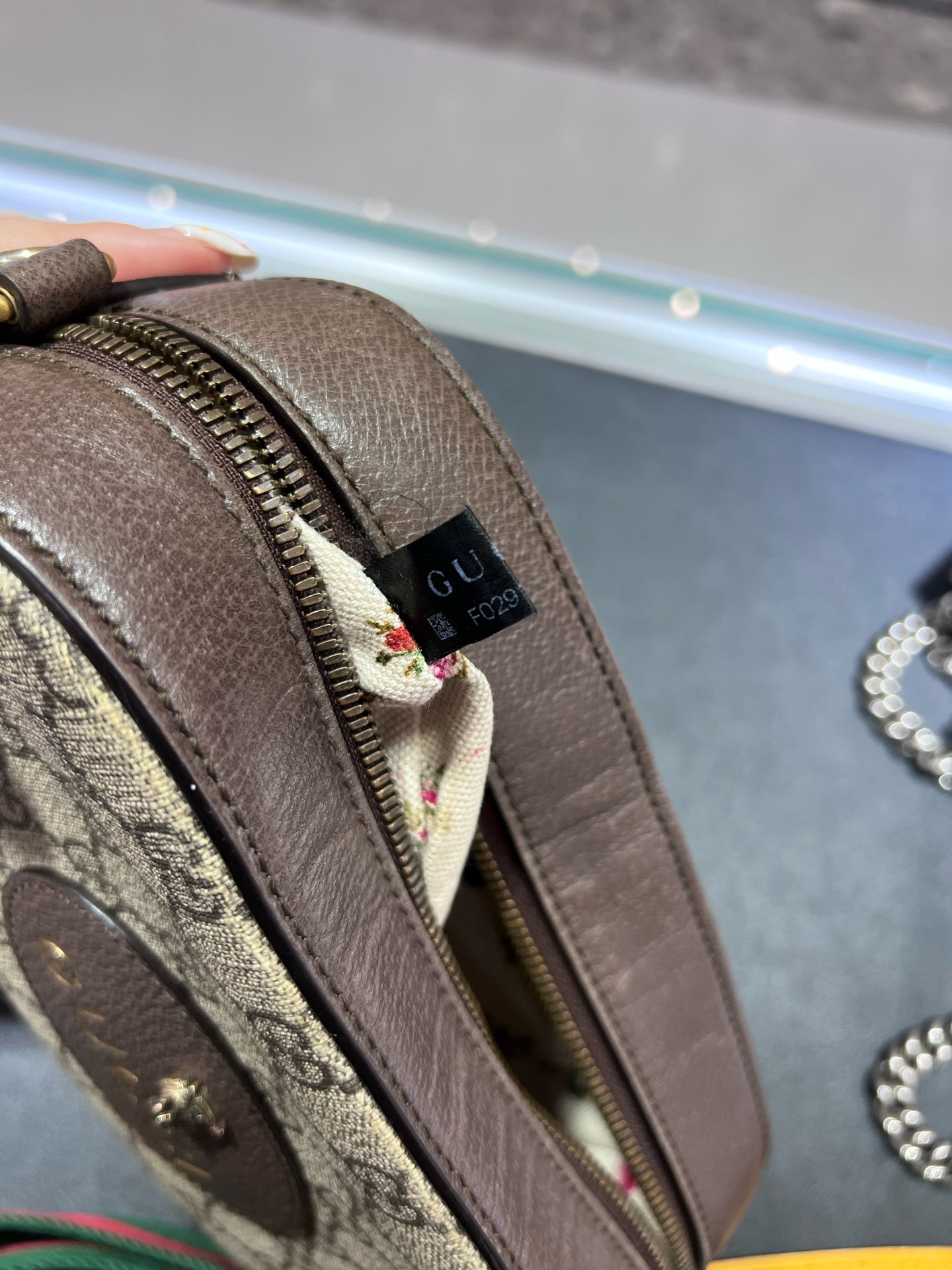 Gucci Neo Vintage GG Supreme canvas messenger bag 476466 K9GVT 8856