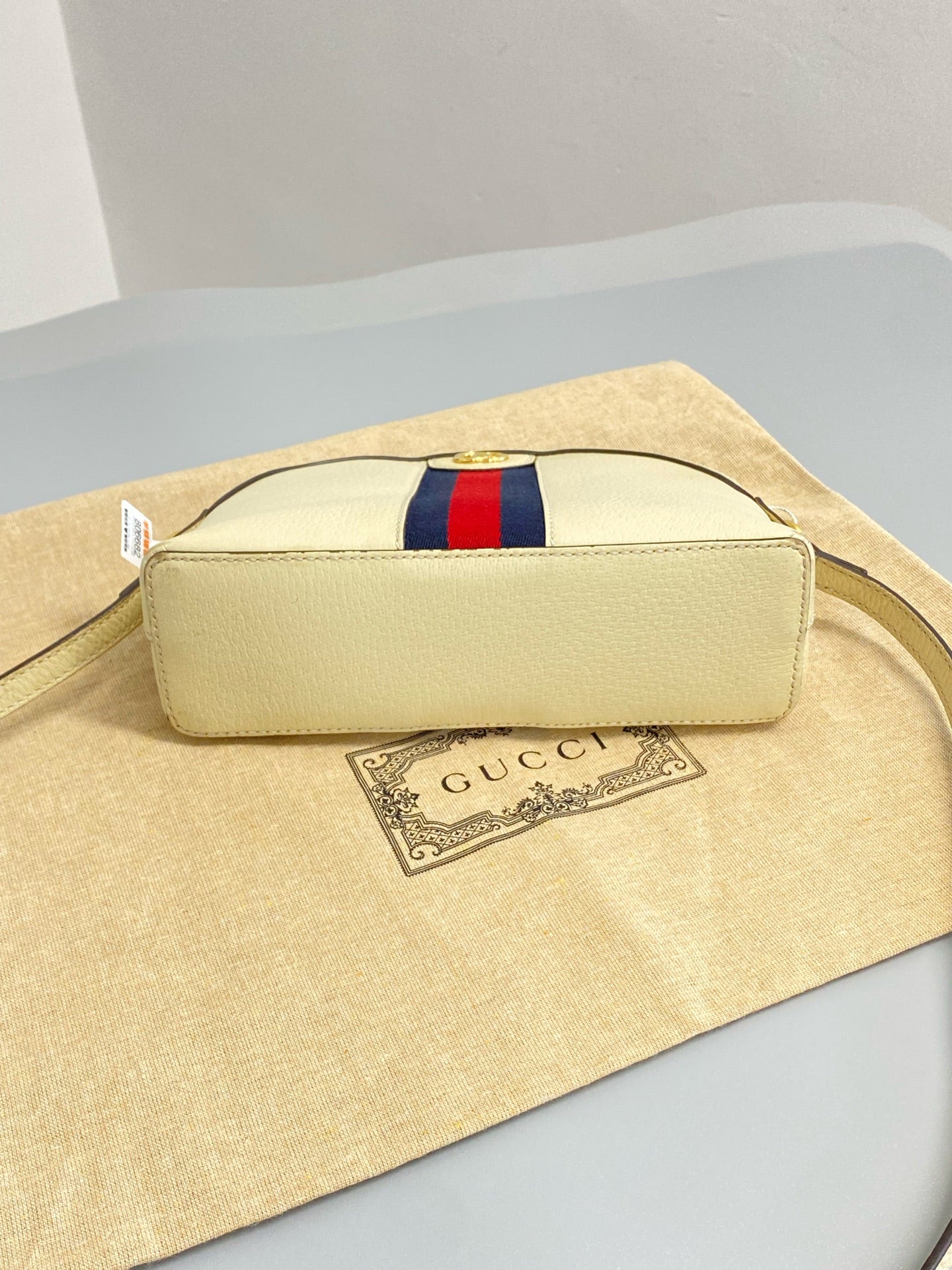Gucci White 499621DJ2DG8454