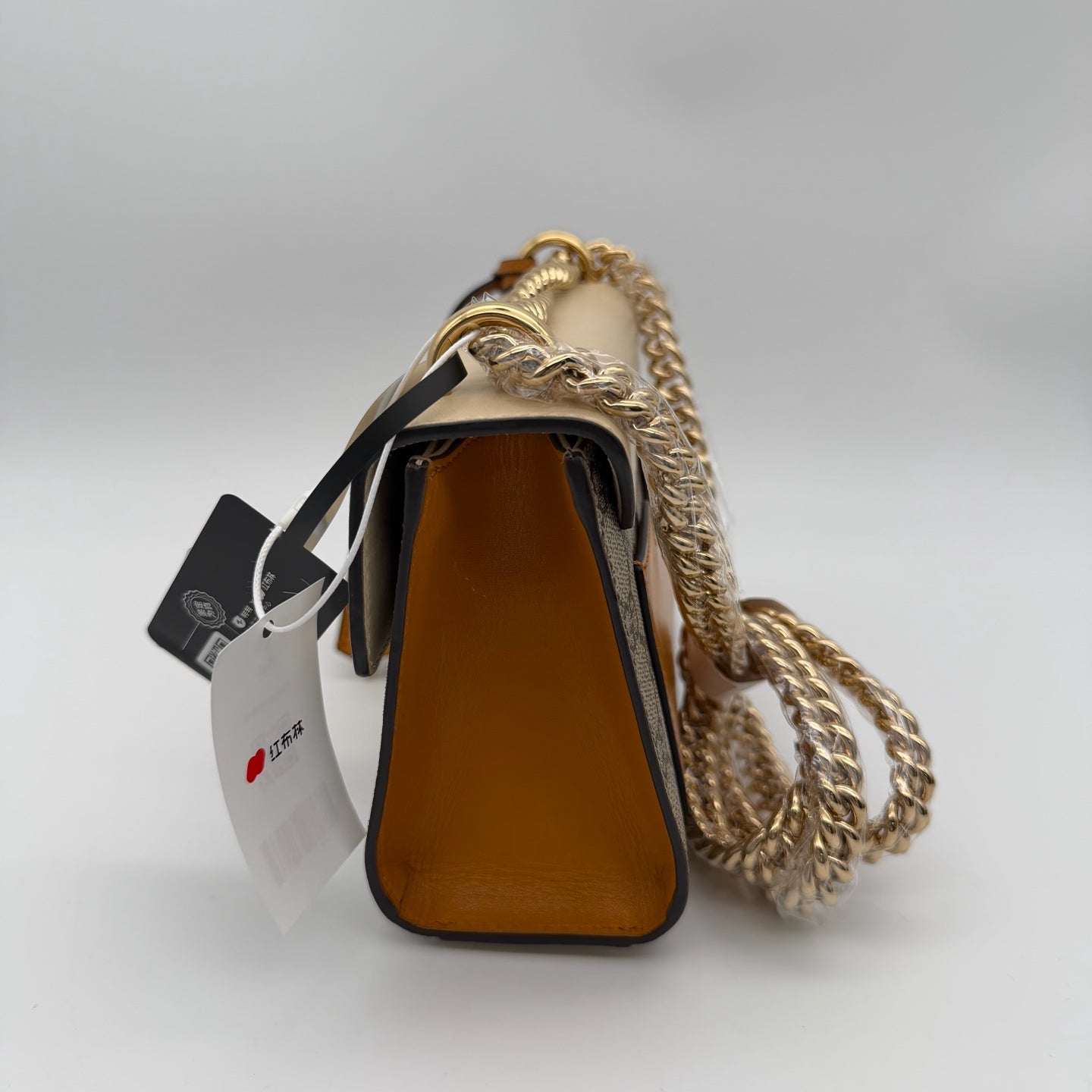 Gucci White