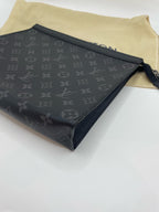 Louis Vuitton Clutch