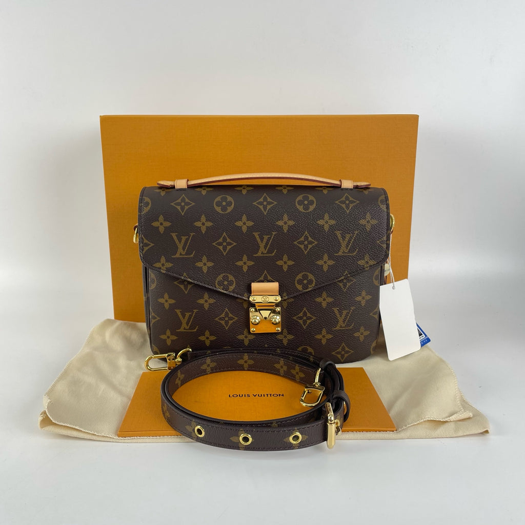 Louis Vuitton Messenger Bag