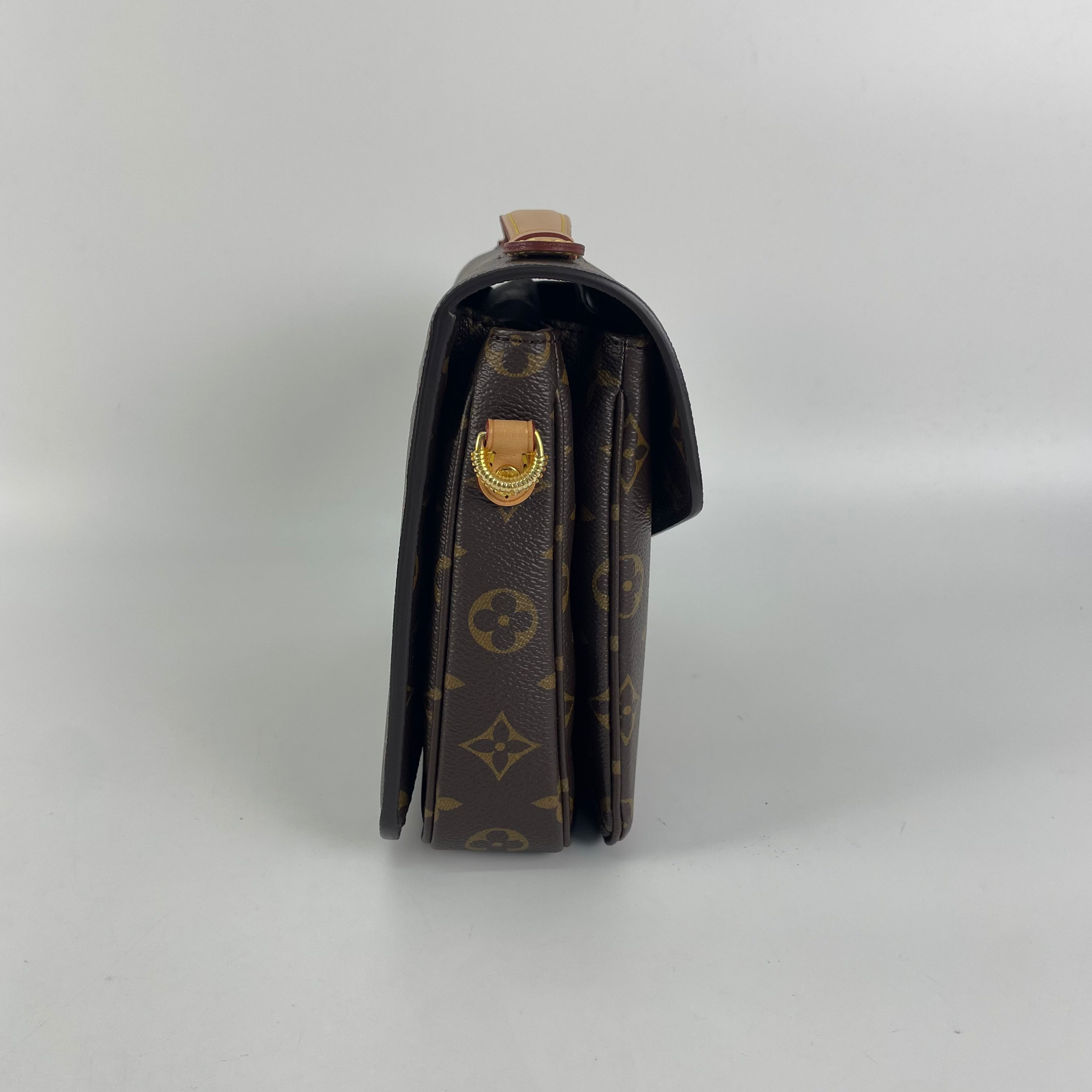 Louis Vuitton Messenger Bag