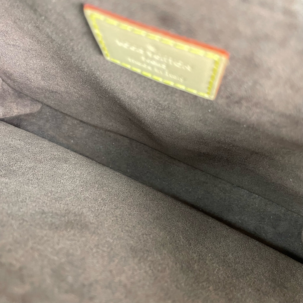 Louis Vuitton Messenger Bag