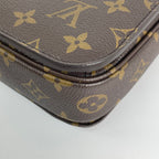 Louis Vuitton Messenger Bag