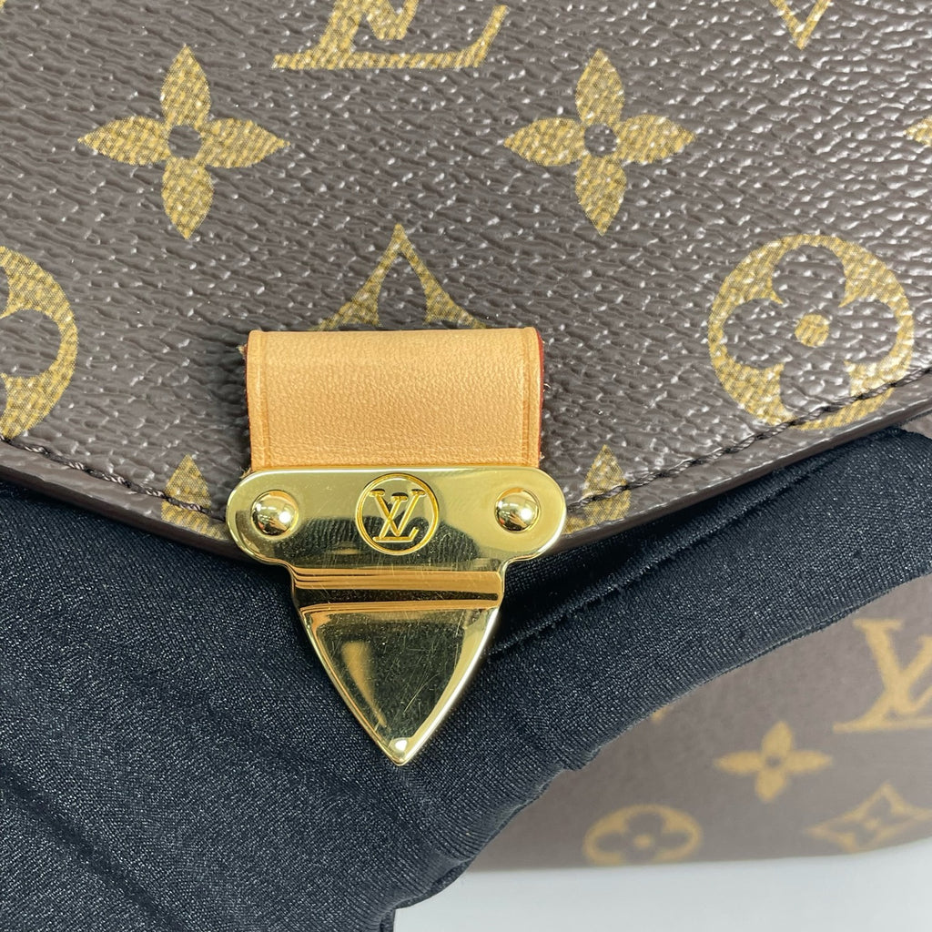 Louis Vuitton Messenger Bag