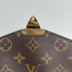 Louis Vuitton Messenger Bag