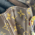 Louis Vuitton Messenger Bag