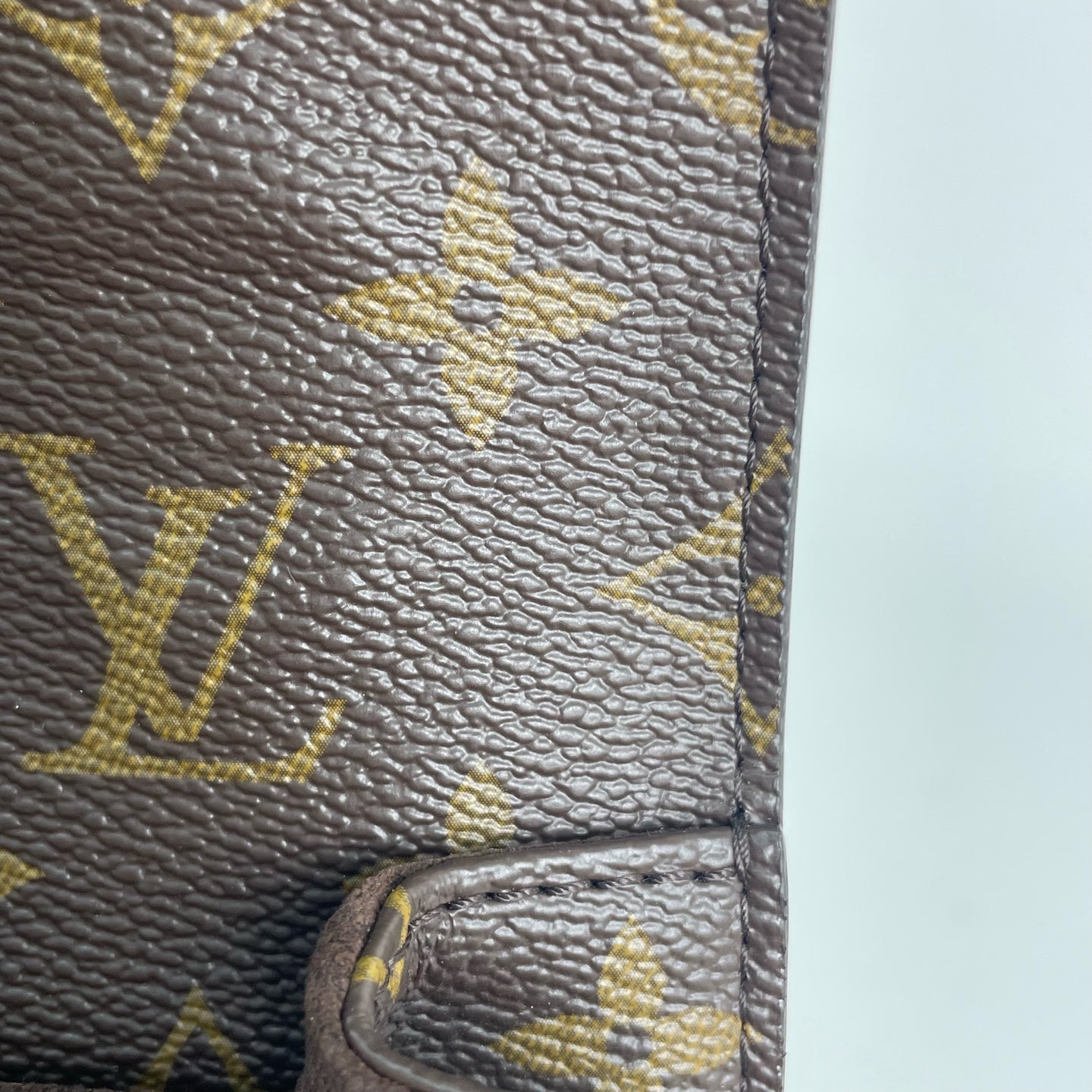 Louis Vuitton Messenger Bag