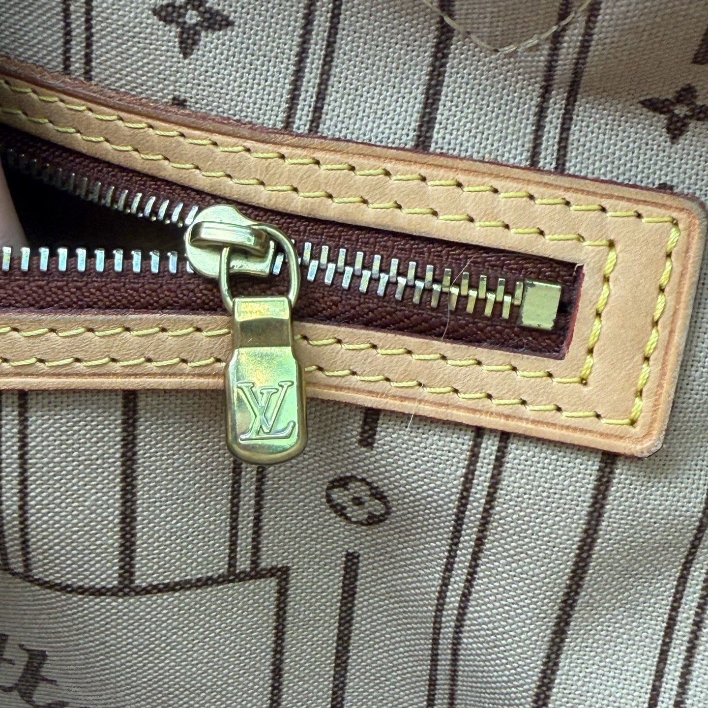 Louis Vuitton Tote M40992
