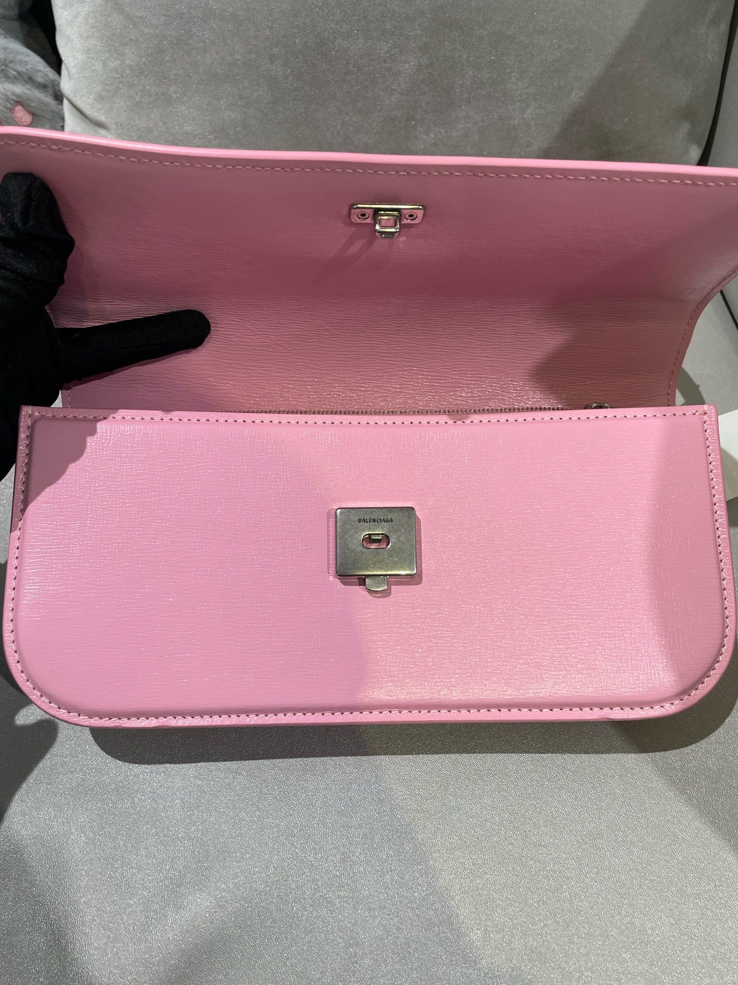 Balenciaga Pink Crossbody 674695-2101Q-5906