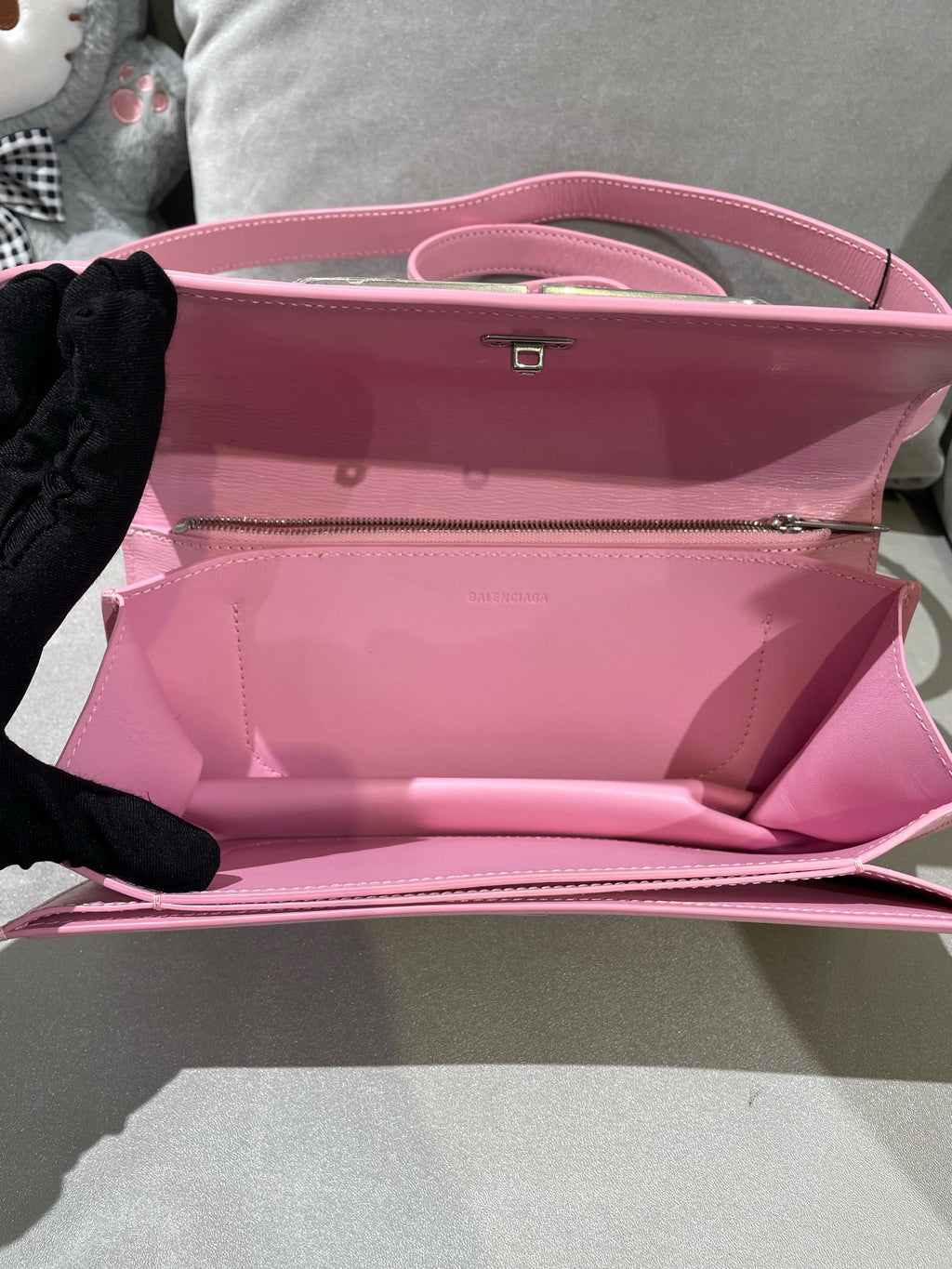 Balenciaga Pink Crossbody 674695-2101Q-5906