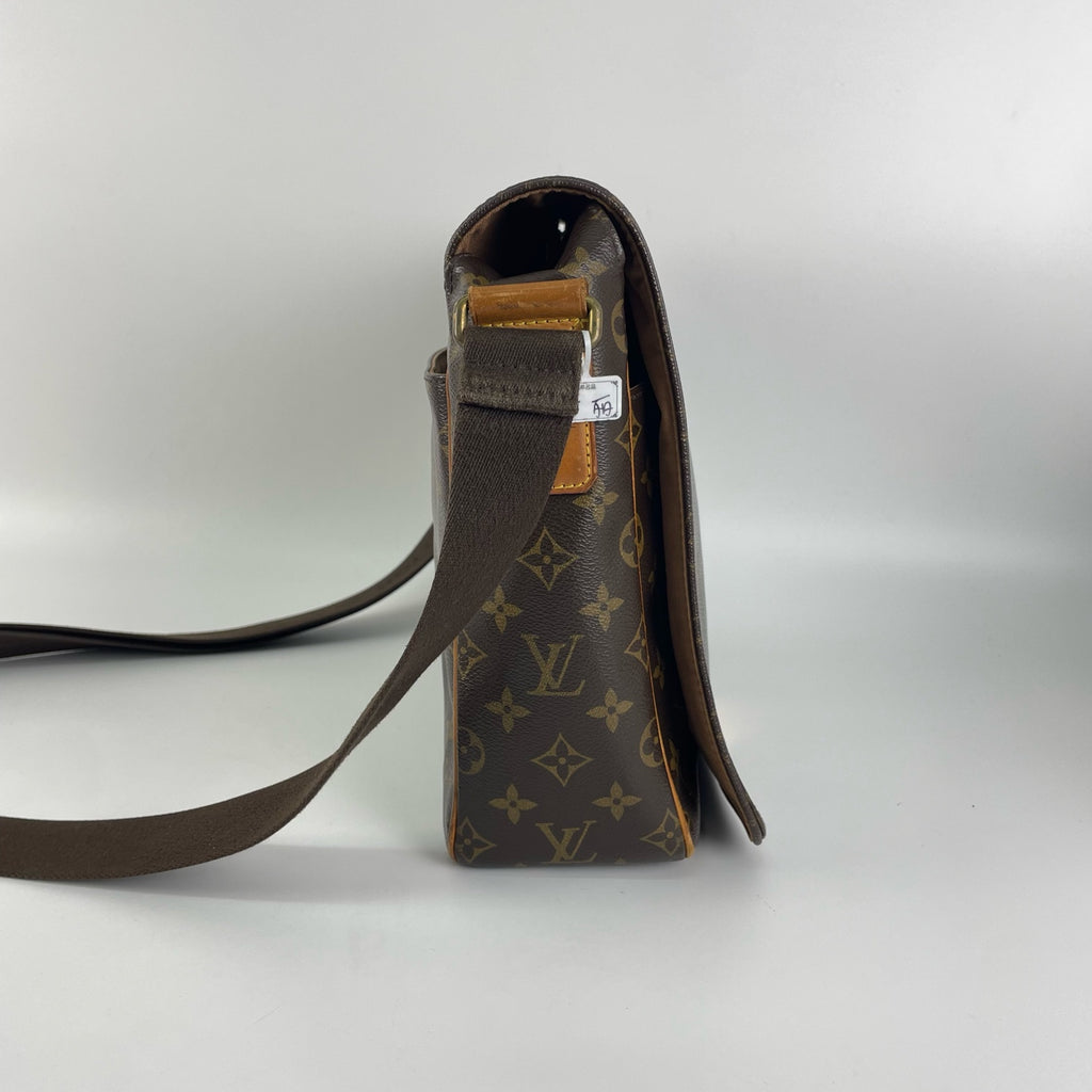 Louis Vuitton Canvas Messenger Bag