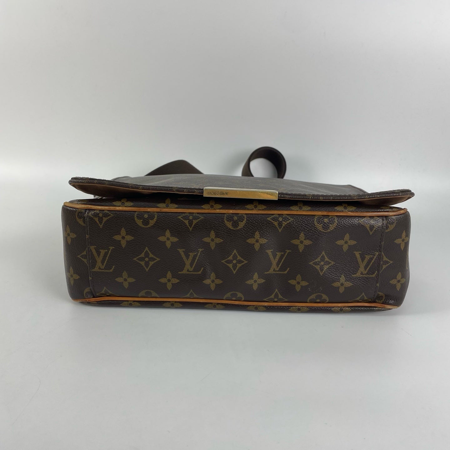 Louis Vuitton Canvas Messenger Bag