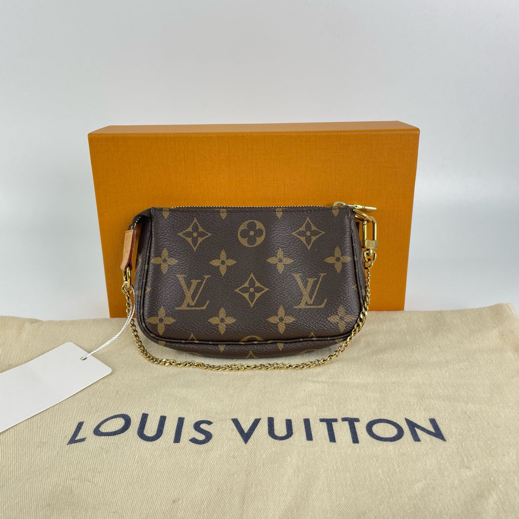 Louis Vuitton Clutch
