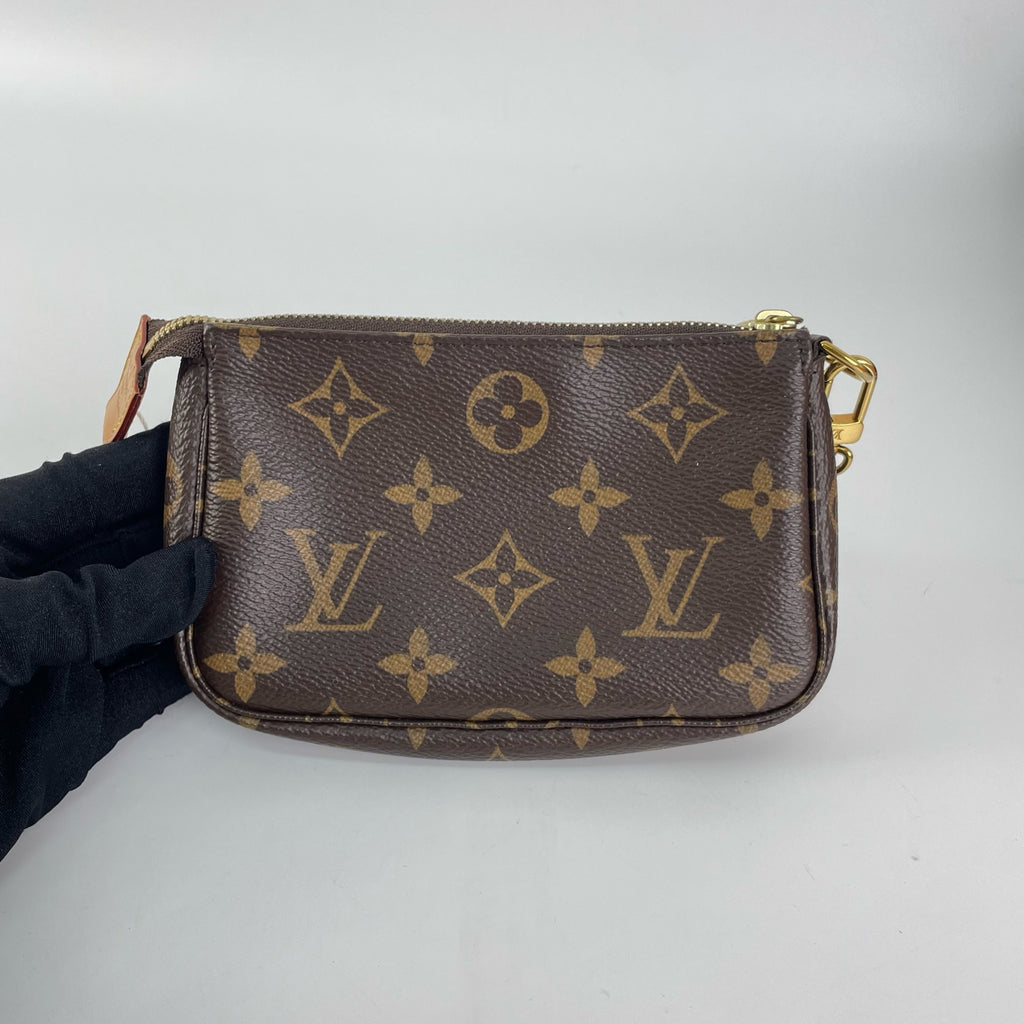 Louis Vuitton Clutch