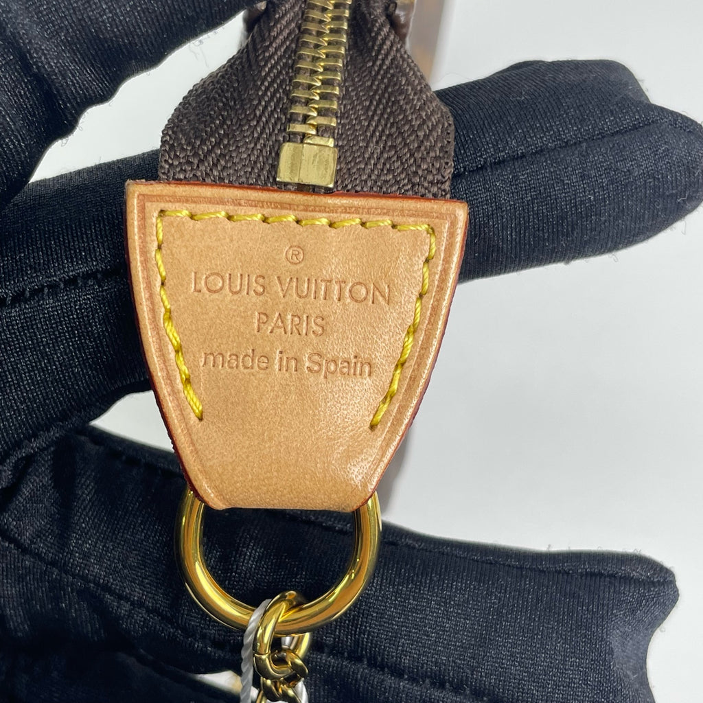 Louis Vuitton Clutch