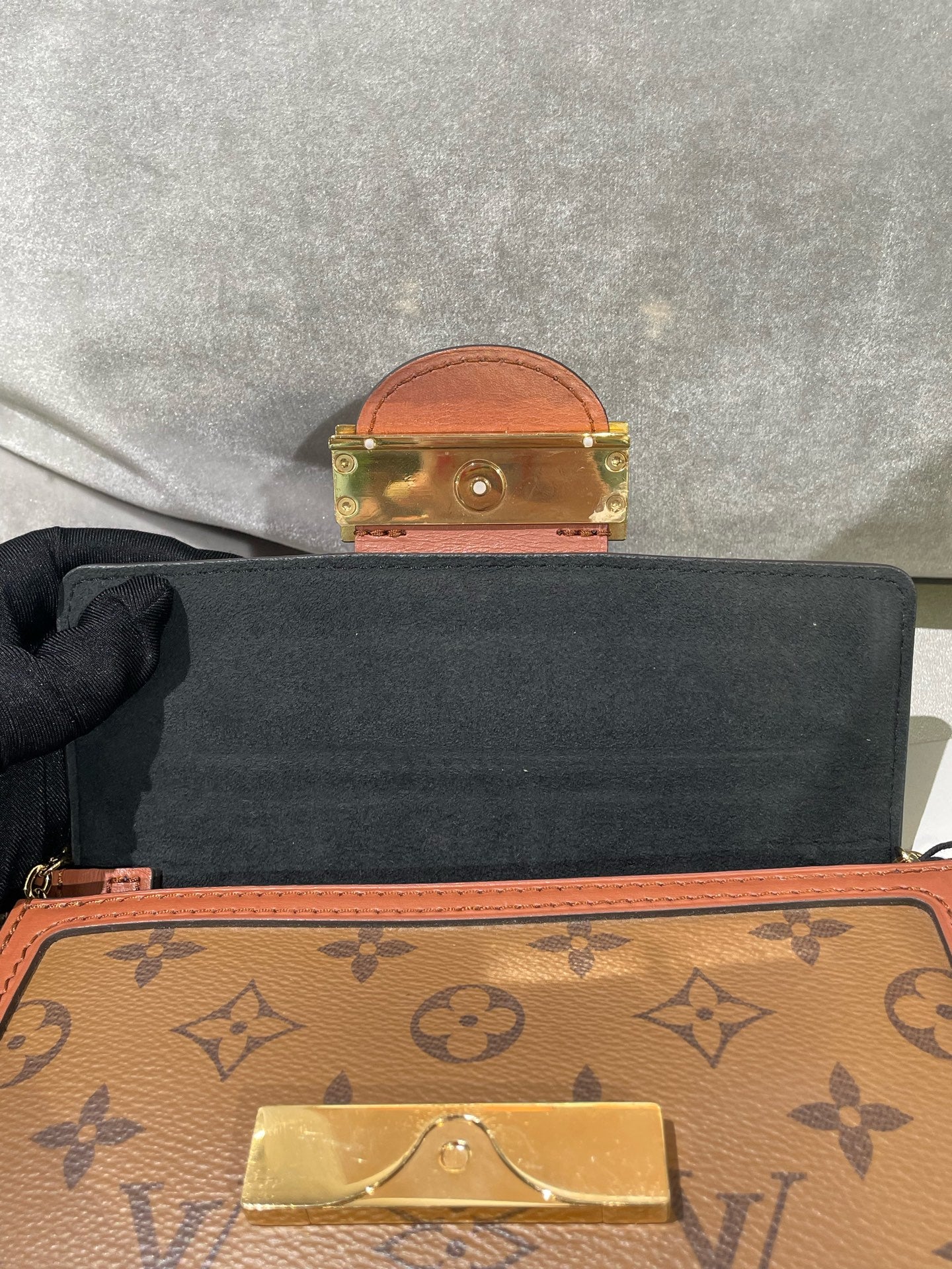 Louis Vuitton Dauphine Crossbody M68746
