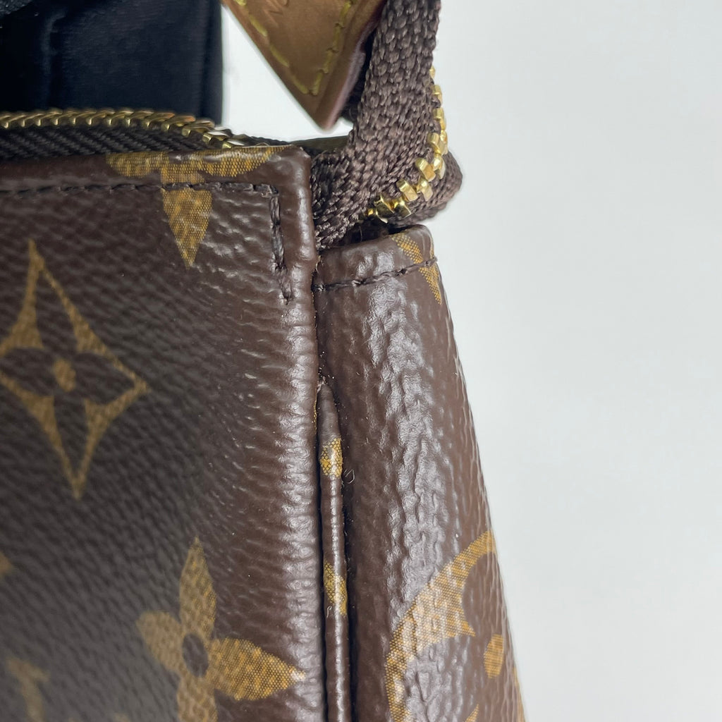 Louis Vuitton Clutch