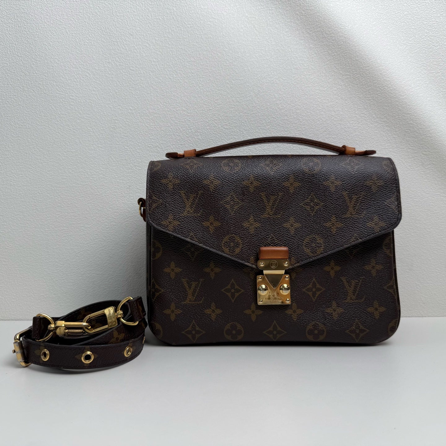 Louis Vuitton Pochette Métis Brown Messenger Bag