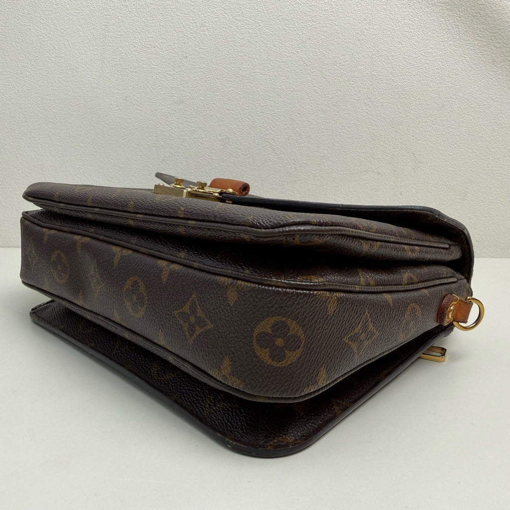 Louis Vuitton Pochette Métis Brown Messenger Bag