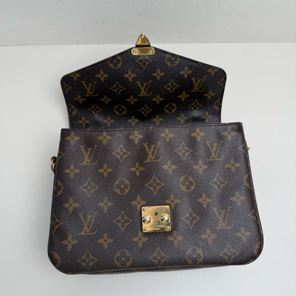 Louis Vuitton Pochette Métis Brown Messenger Bag